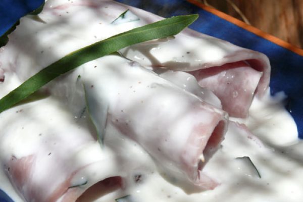 ham-with-cream-and-bay